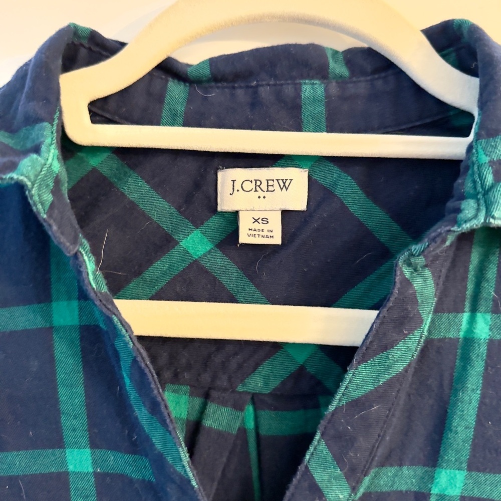 J. Crew Factory Women’s Navy and Green Plaid Popover Shirt - Picture 2 of 3